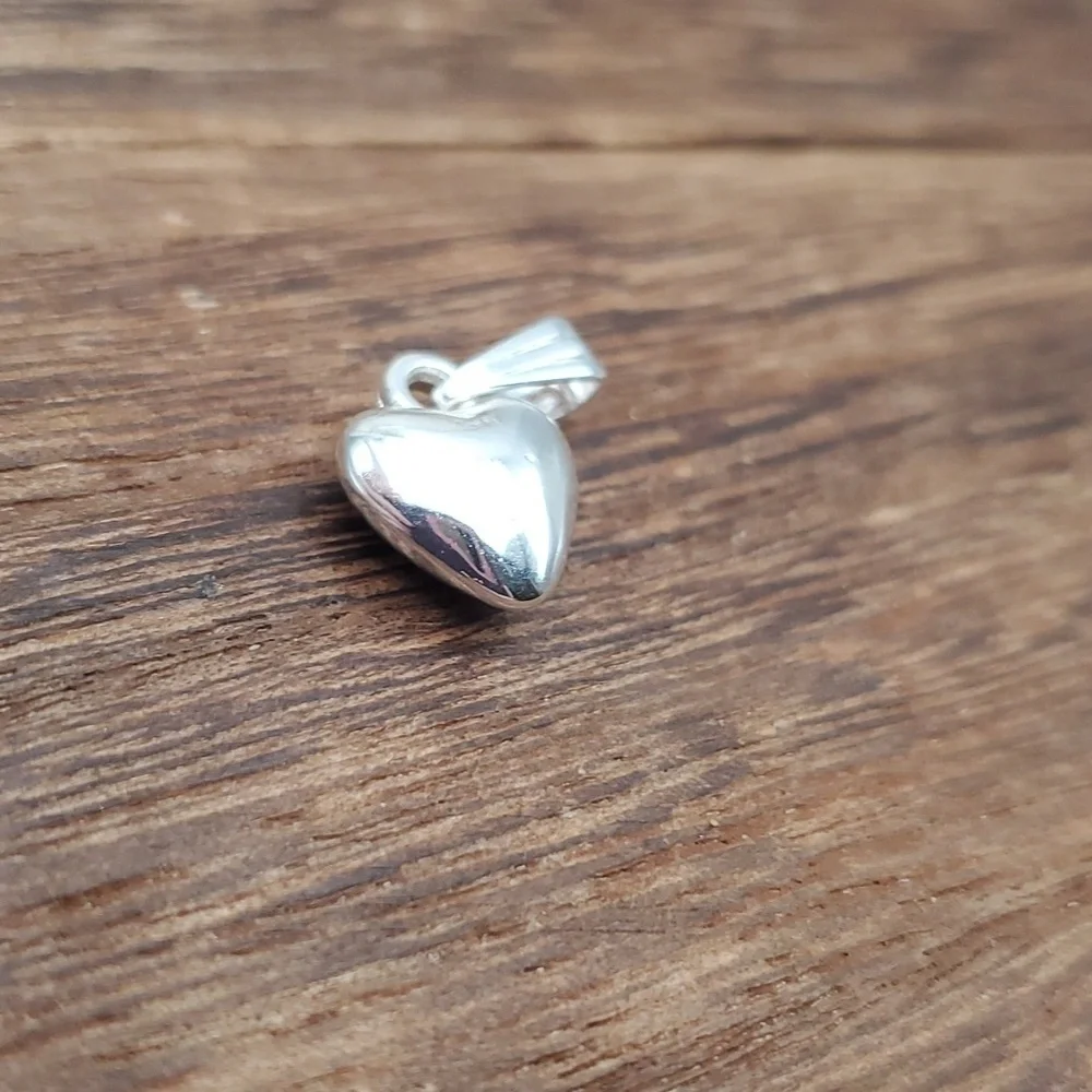 Silver drop‎ heart pendant